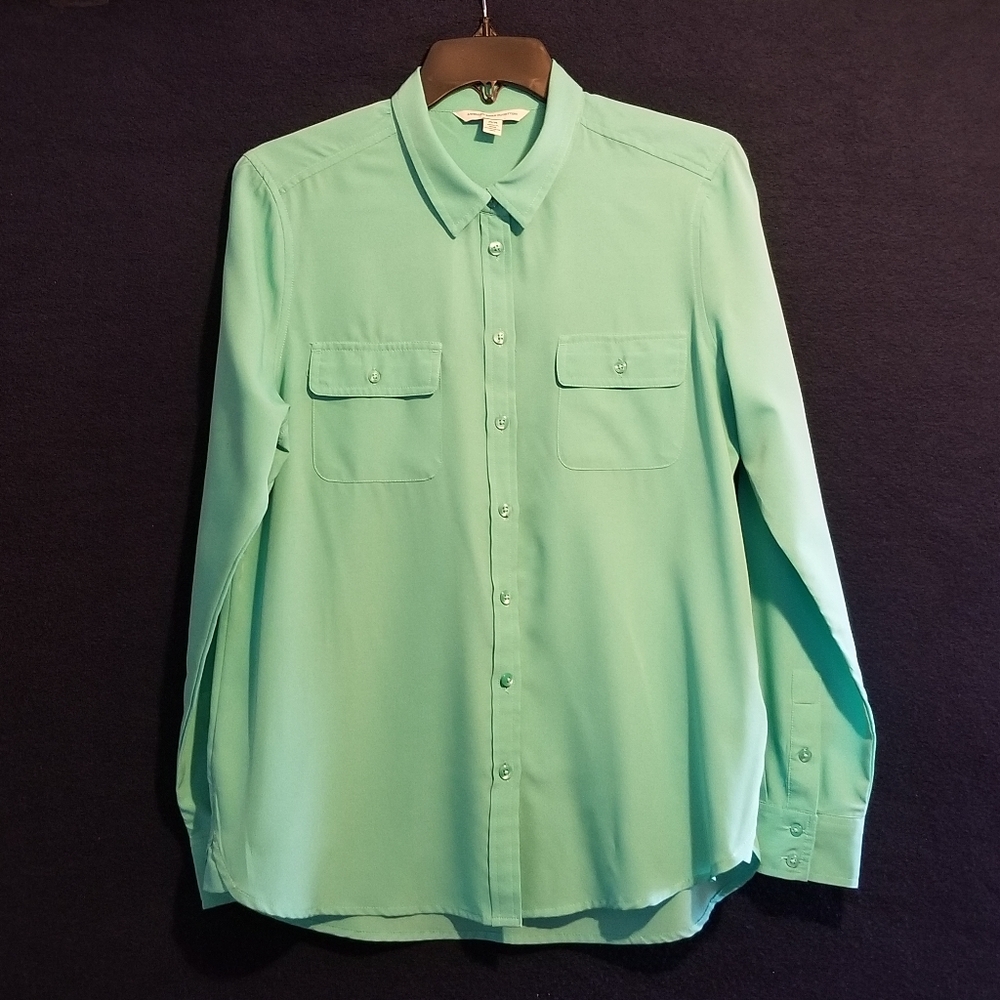 American Eagle Outfitters Women's Buttoon Down Shirt Two Front Chest Pockets